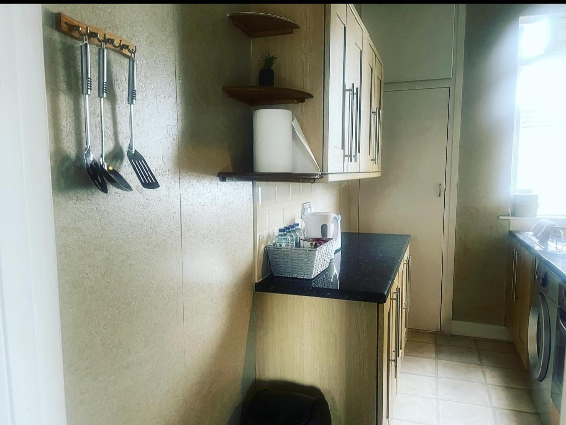Luxury 1-Bed Apartment With Stunning City Views Perfect For Short Stays In London Eksteriør billede