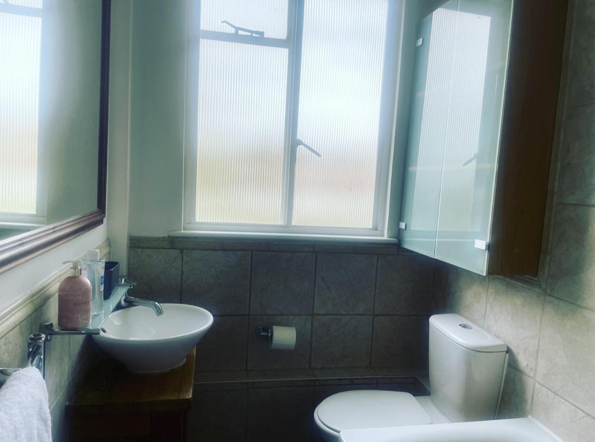Luxury 1-Bed Apartment With Stunning City Views Perfect For Short Stays In London Eksteriør billede