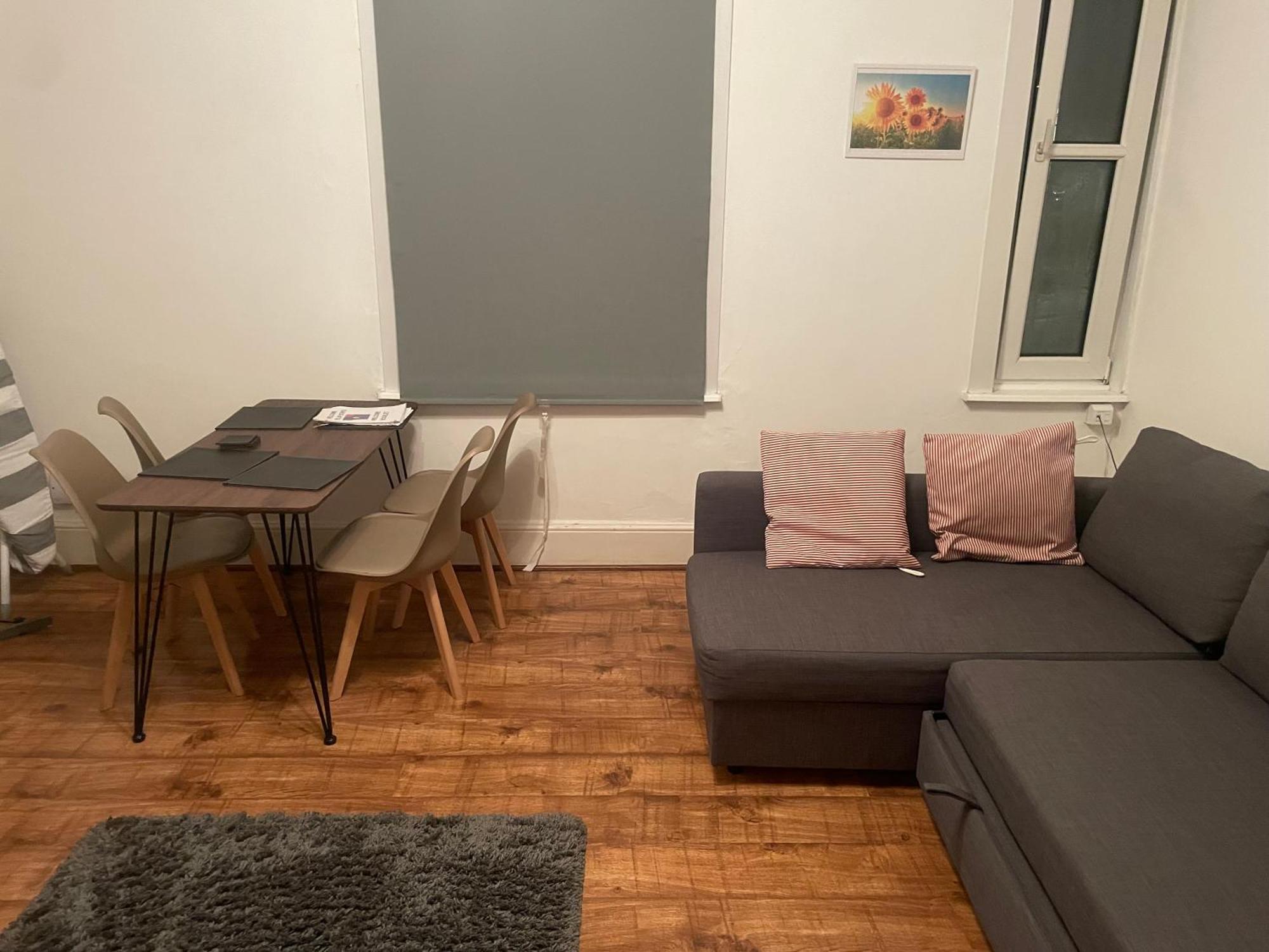 Luxury 1-Bed Apartment With Stunning City Views Perfect For Short Stays In London Eksteriør billede